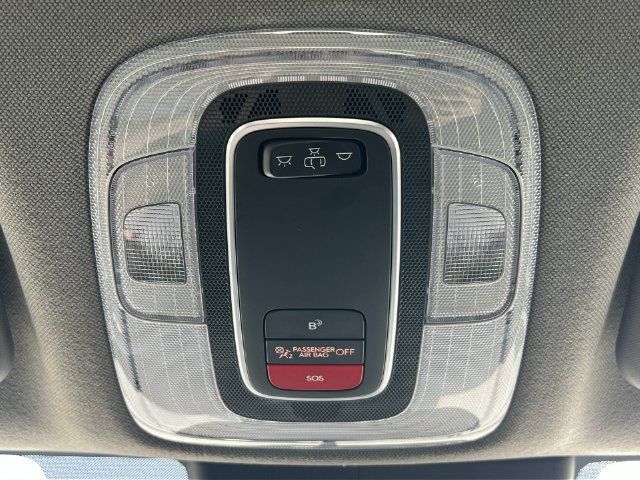 Used 2025 Hyundai Elantra SEL FWD image 31
