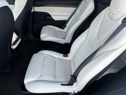 Used 2023 Tesla Model X image 14