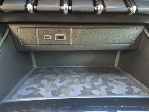 Used 2024 GMC Canyon Elevation w/ Convenience Package image 25