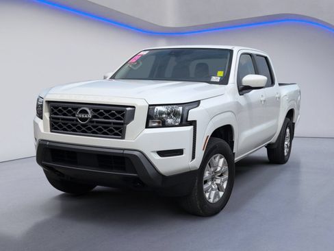 Used 2023 Nissan Frontier SV w/ Tow Package AWD/4WD image 2