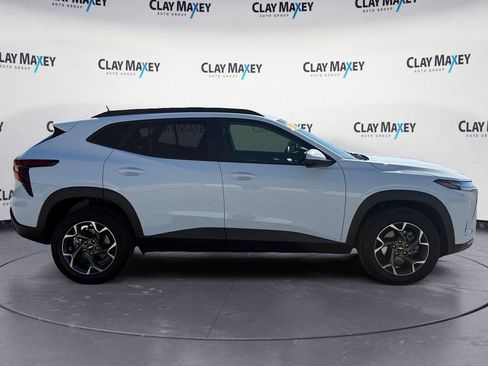 Used 2025 Chevrolet Trax LT w/ Driver Confidence Package FWD image 6