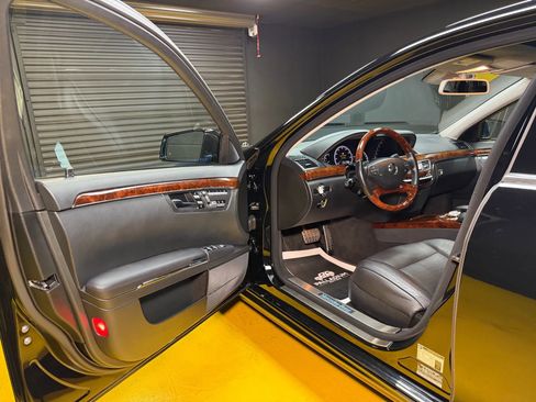 Used 2013 Mercedes-Benz S 550 w/ Sport Pkg Plus One image 32