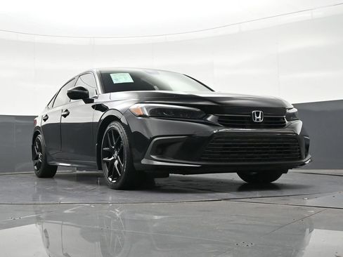 Used 2023 Honda Civic Sport image 29