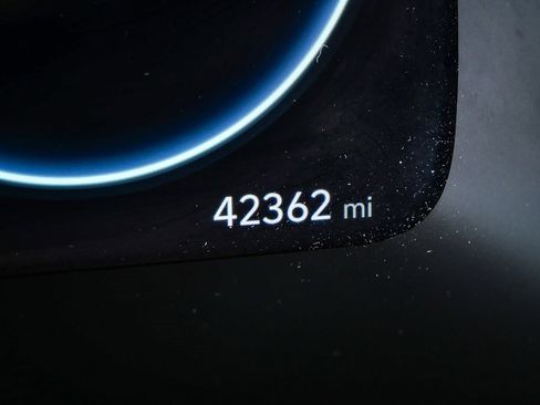 Used 2023 Hyundai Palisade Limited w/ Winter Package image 9