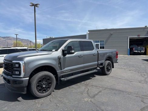 Used 2025 Ford F350 Lariat w/ Black Appearance Package AWD/4WD image 12