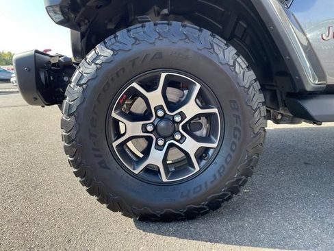 Used 2018 Jeep Wrangler Unlimited Rubicon w/ Dual Top Group AWD/4WD image 31