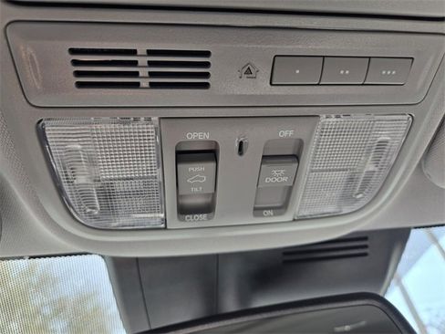 Used 2020 Honda CR-V Touring image 38