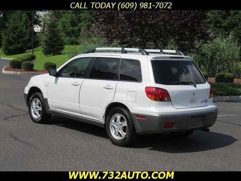 Used 2004 Mitsubishi Outlander LS image 10