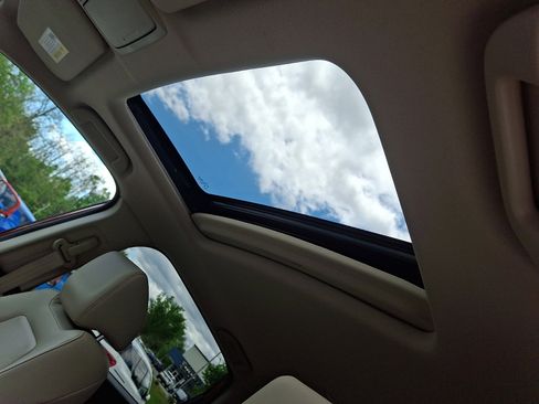 Used 2018 Honda CR-V Touring image 14