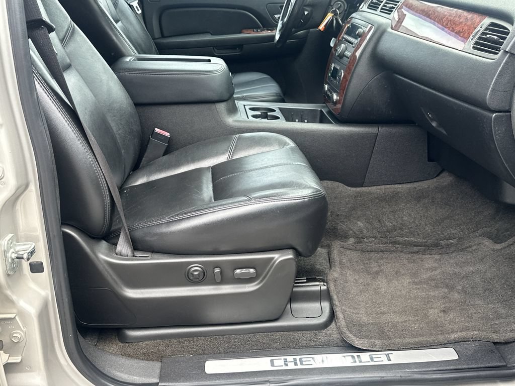 Used 2007 Chevrolet Avalanche LTZ w/ LTZ Preferred Equipment Group RWD image 13