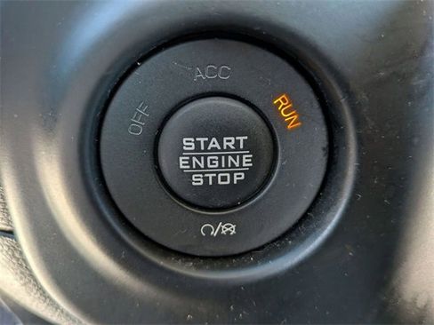 Certified 2018 Jeep Wrangler Unlimited Sahara image 19