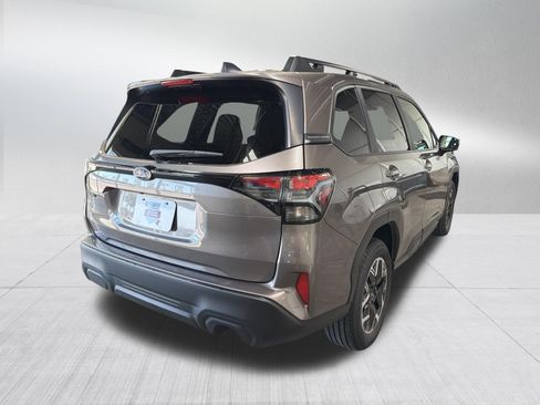 Used 2025 Subaru Forester Premium AWD/4WD image 7