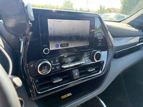 Used 2025 Toyota Highlander XSE AWD/4WD image 25