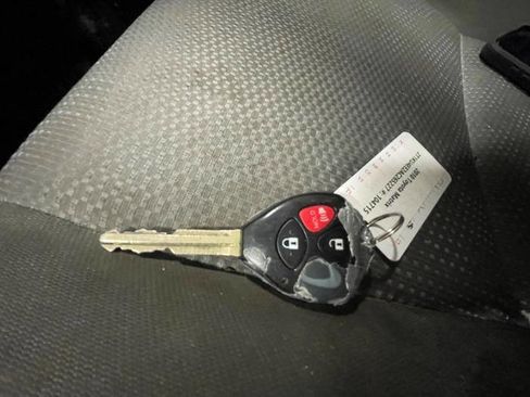 Used 2010 Toyota Matrix image 44