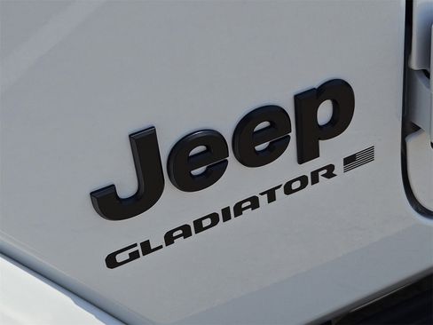 New 2025 Jeep Gladiator Sport image 11