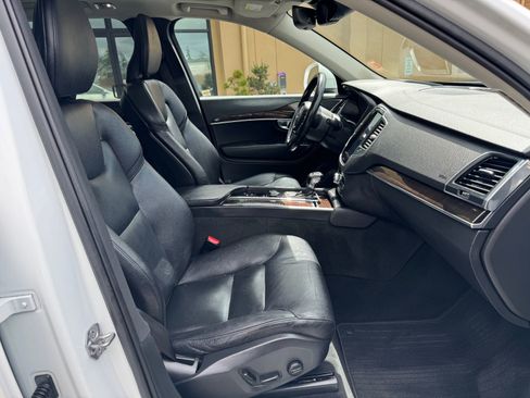 Used 2019 Volvo XC90 T6 Momentum w/ Advanced Package AWD/4WD image 23