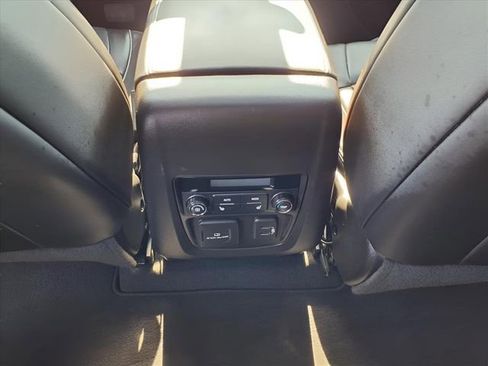 Used 2022 Buick Enclave Avenir image 16