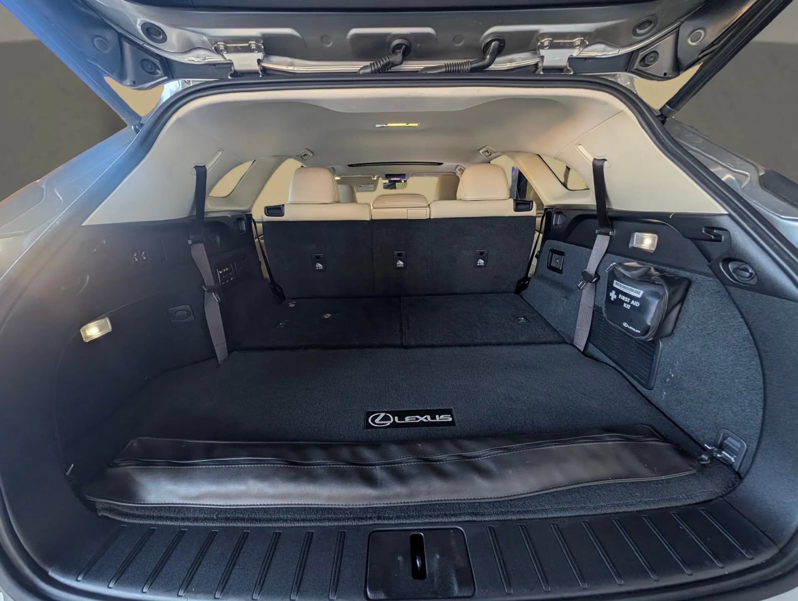 Used 2021 Lexus RX 350L FWD w/ Premium Package image 15