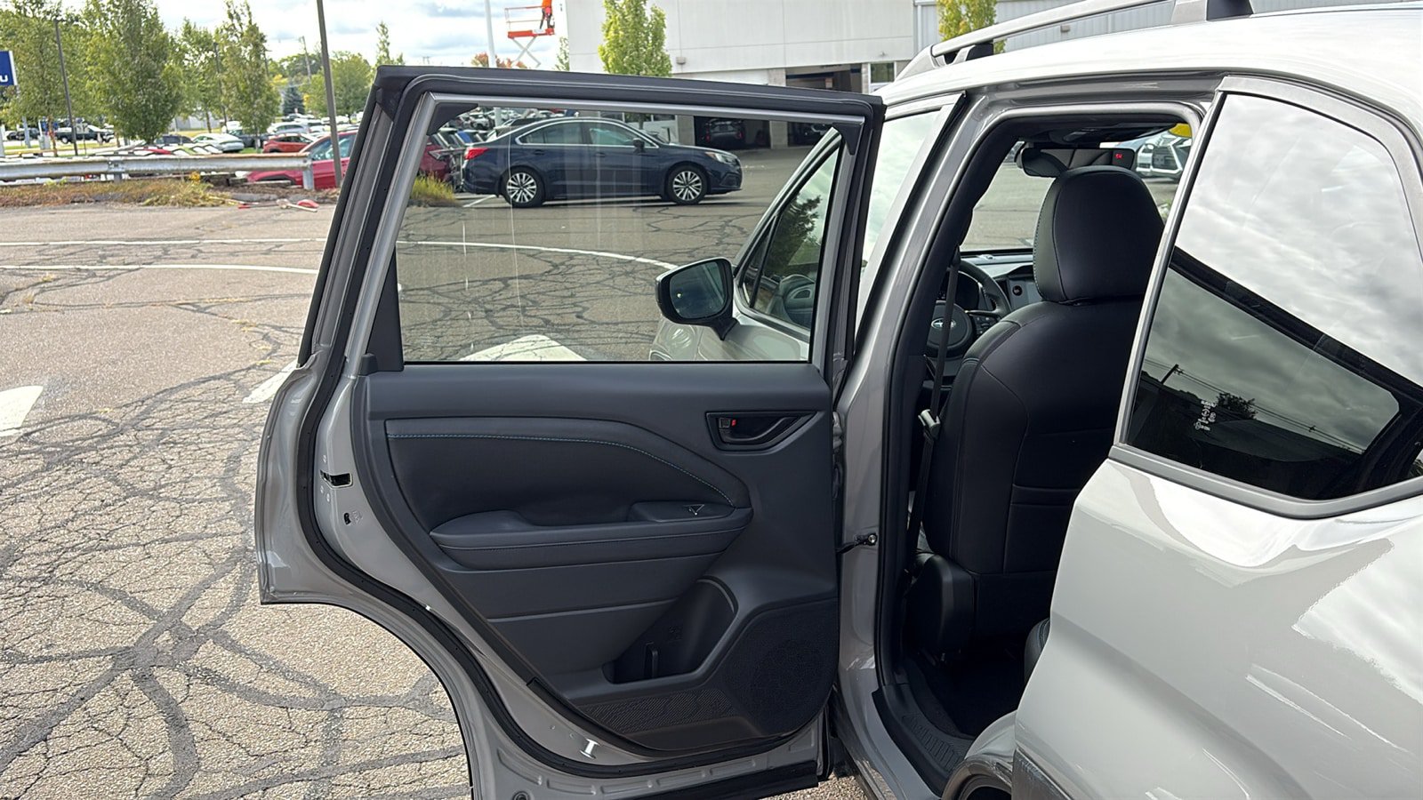 Used 2025 Subaru Forester Premium AWD/4WD image 21