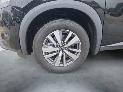 Used 2023 Nissan Pathfinder SL w/ Black Appearance Package FWD image 16