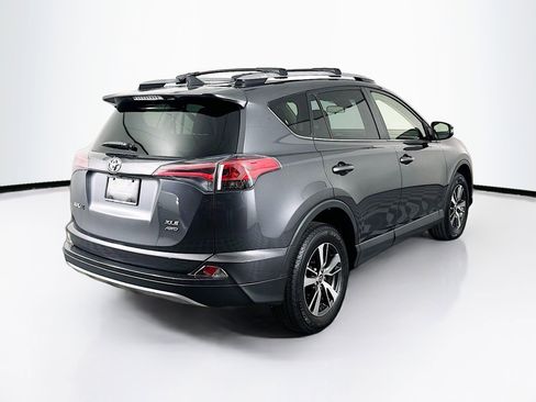 Used 2018 Toyota RAV4 XLE AWD/4WD image 9