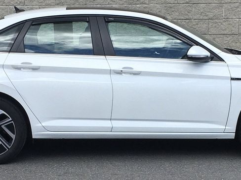 Used 2024 Volkswagen Jetta SEL FWD image 3