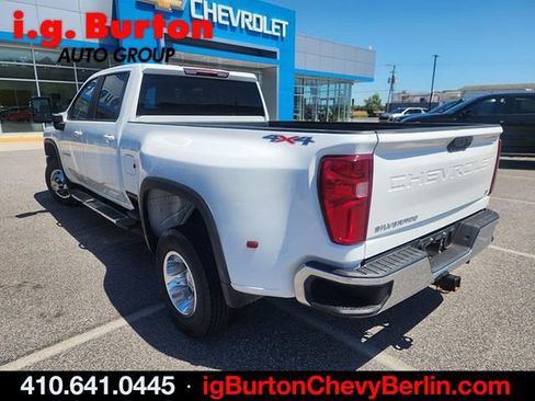 Used 2024 Chevrolet Silverado 3500 LT AWD/4WD image 2