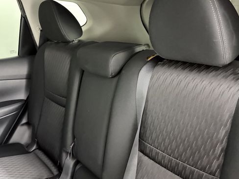 Used 2019 Nissan Rogue SV AWD/4WD image 26