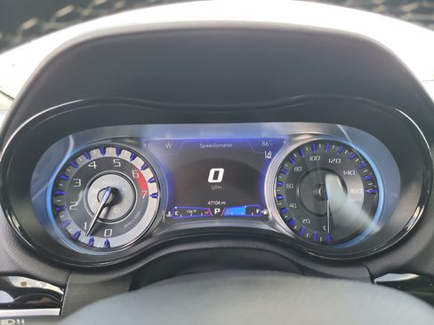 Used 2023 Chrysler 300 C RWD image 32