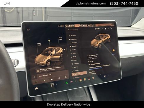 Used 2022 Tesla Model Y Long Range image 22