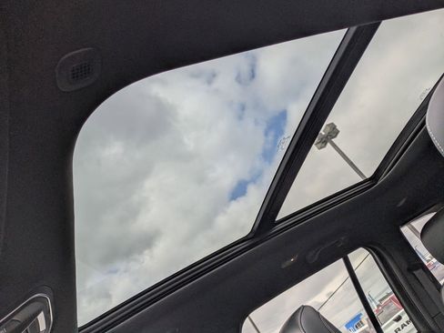 New 2025 Jeep Grand Cherokee Limited w/ Black Appearance Package image 14