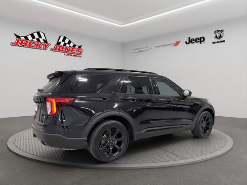 Used 2023 Ford Explorer ST-Line w/ Class IV Trailer Tow Package RWD image 11