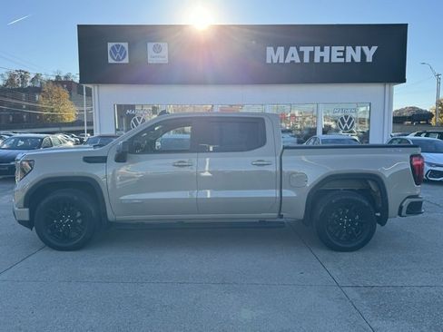 Used 2022 GMC Sierra 1500 Elevation w/ LPO, Elevation Black Package image 2