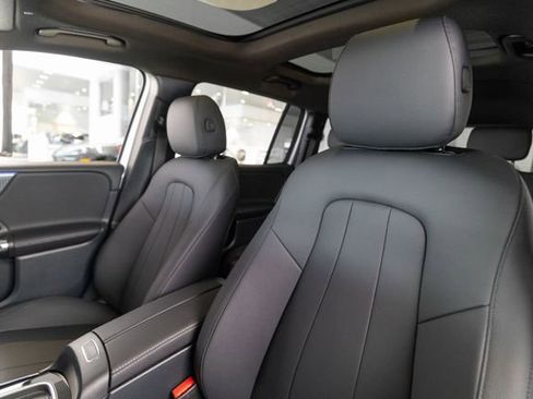 New 2026 Mercedes-Benz GLB 250 4MATIC image 5