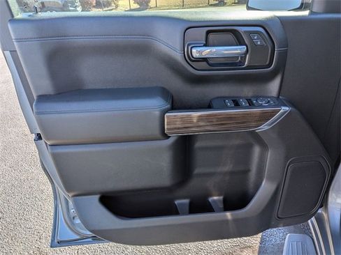 Used 2021 Chevrolet Silverado 1500 RST image 11