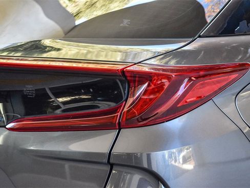 Used 2018 Toyota Prius Prime Premium image 7