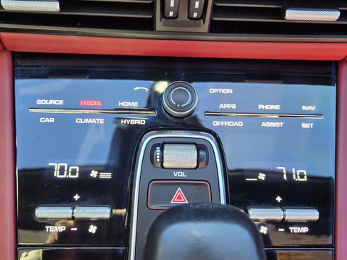 Used 2019 Porsche Cayenne E-Hybrid image 21