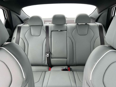 New 2025 Hyundai Elantra Limited image 17