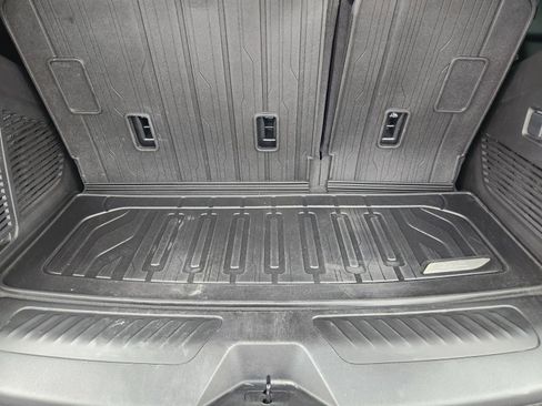 Used 2024 GMC Yukon SLT AWD/4WD image 37