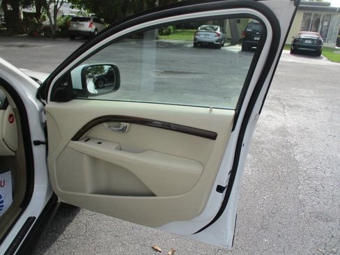 Used 2012 Volvo XC70 3.2 AWD/4WD image 28