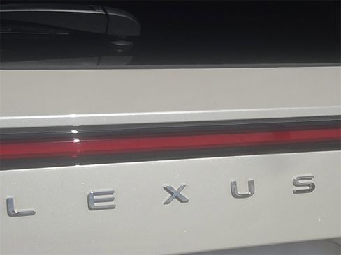 Certified 2025 Lexus NX 250 FWD w/ Accessory Package (Z1) image 11