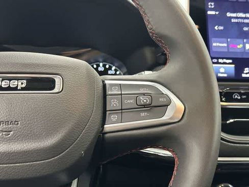 Used 2025 Jeep Compass Trailhawk AWD/4WD image 18