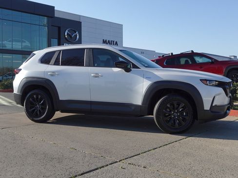 Certified 2025 MAZDA CX-50 2.5 Hybrid w/ Preferred Pkg image 4