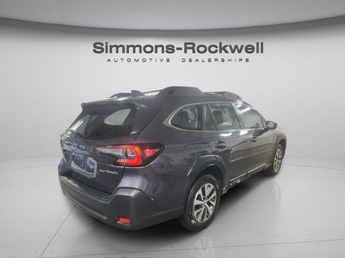 Used 2024 Subaru Outback AWD/4WD image 5