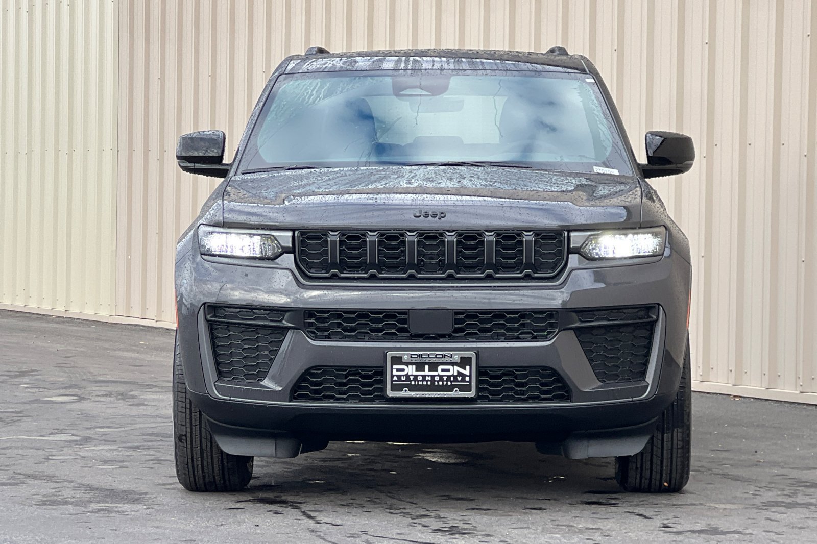 New 2026 Jeep Grand Cherokee Altitude AWD/4WD image 2