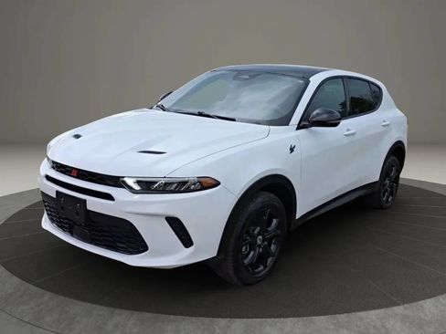 Used 2023 Dodge Hornet GT Plus w/ GT Blacktop Package AWD/4WD image 4