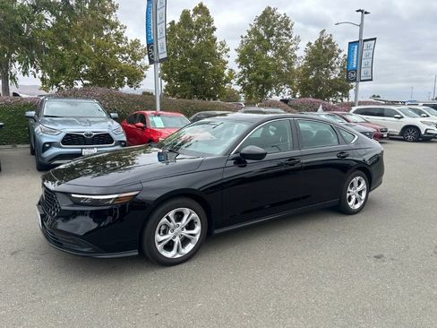 Used 2025 Honda Accord LX image 5