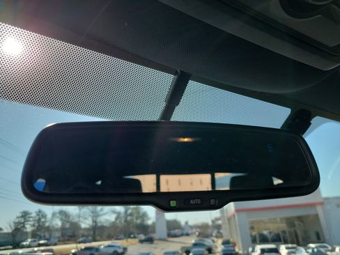 Used 2017 Toyota Tacoma TRD Off-Road w/ Tow Package image 30