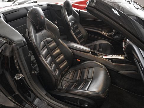 Used 2015 Ferrari California T image 29