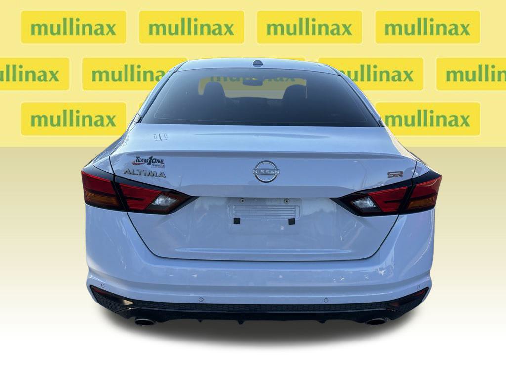 Used 2024 Nissan Altima 2.5 SR w/ SR Premium Package FWD image 8